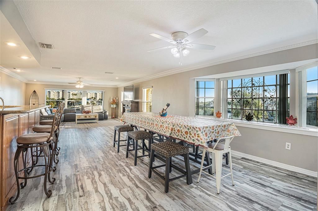 待售: $825,000 (5 贝兹, 4 浴室, 3526 平方英尺)