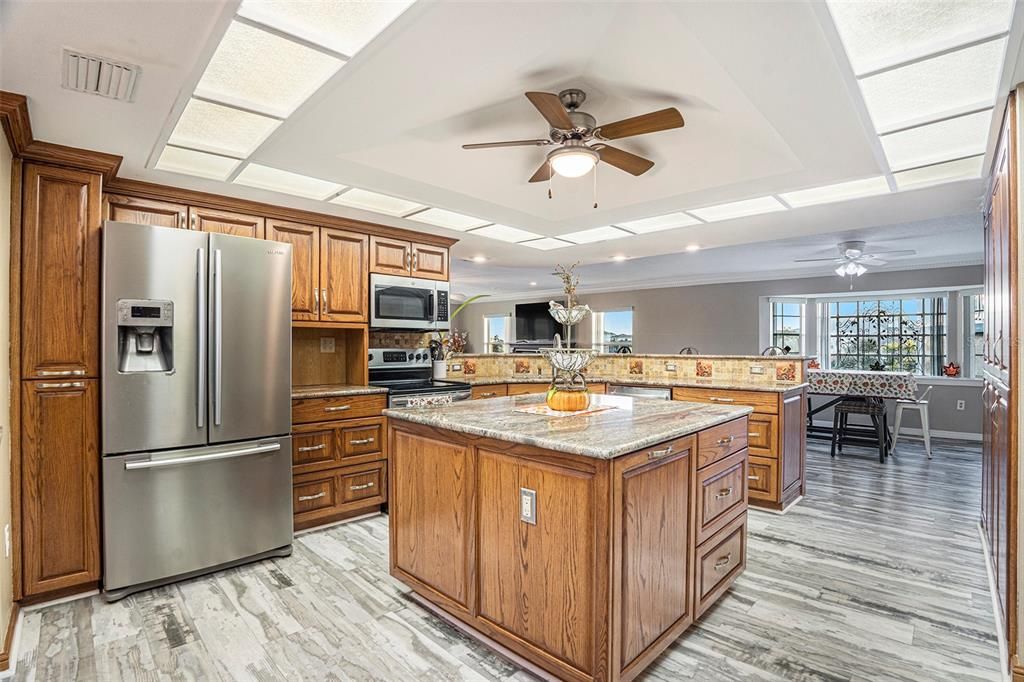 待售: $825,000 (5 贝兹, 4 浴室, 3526 平方英尺)