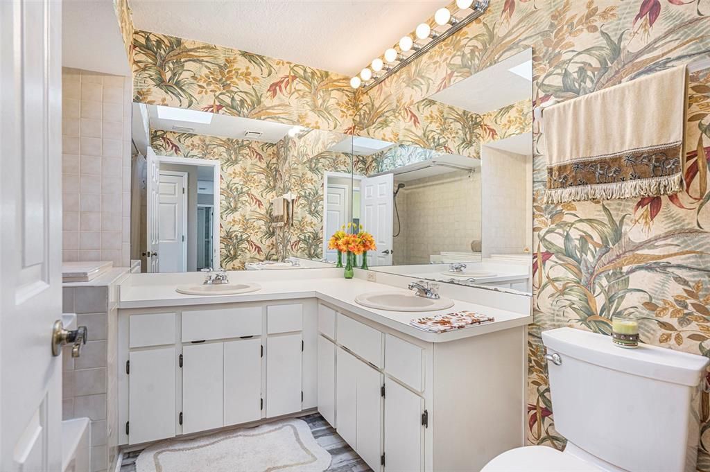 待售: $825,000 (5 贝兹, 4 浴室, 3526 平方英尺)