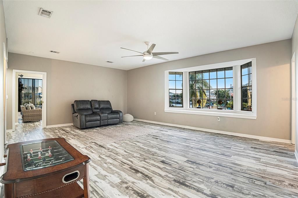 待售: $825,000 (5 贝兹, 4 浴室, 3526 平方英尺)