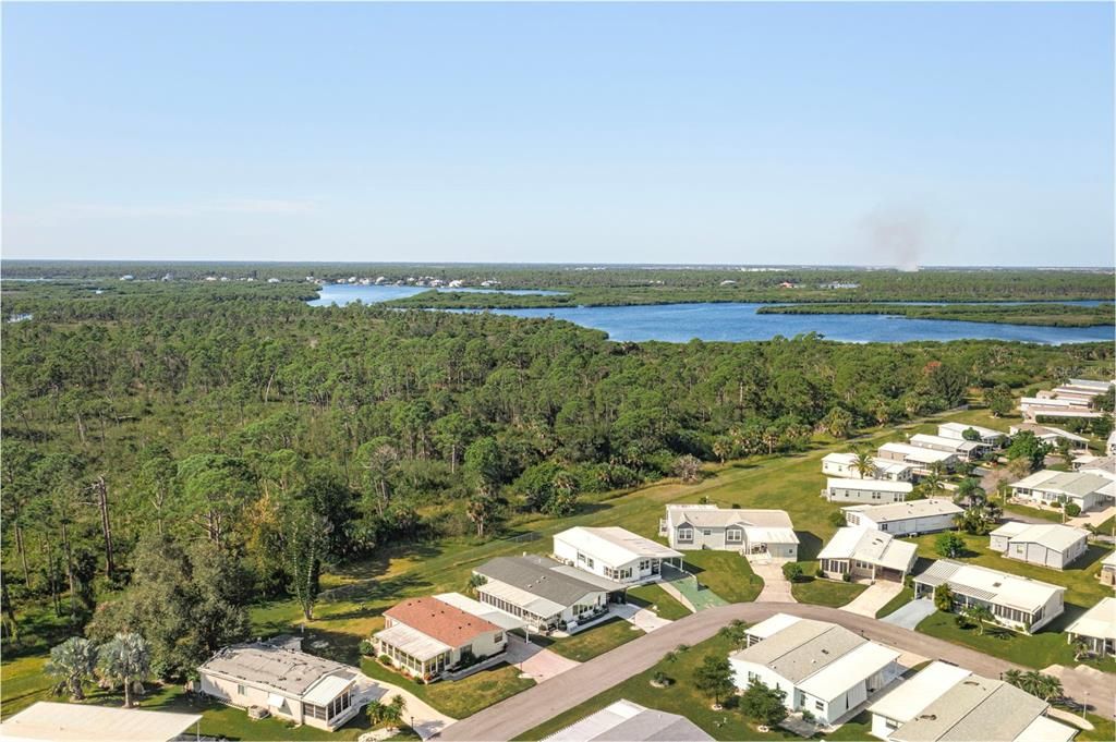 For Sale: $169,900 (2 beds, 2 baths, 1053 Square Feet)