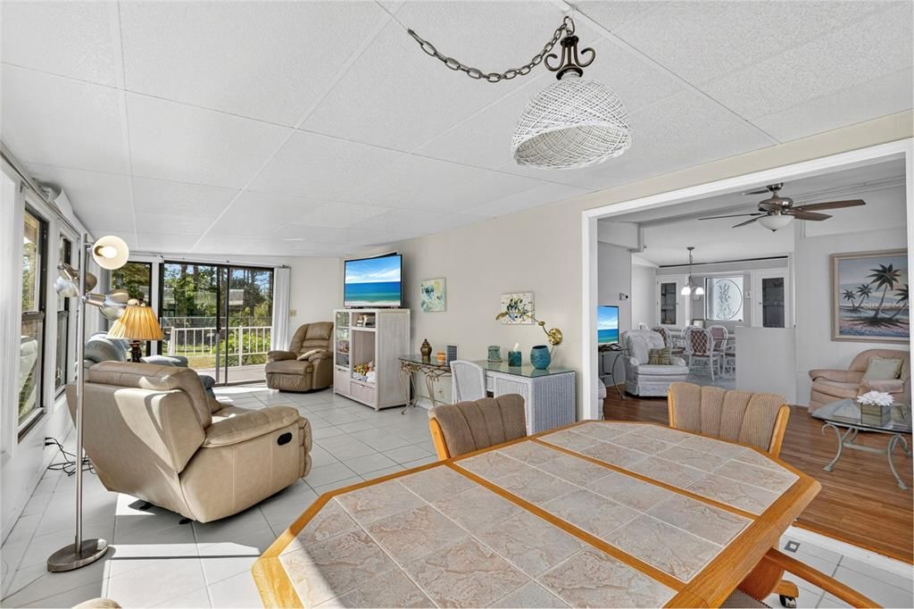 For Sale: $169,900 (2 beds, 2 baths, 1053 Square Feet)