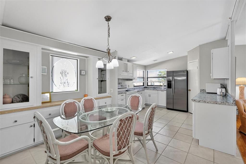 For Sale: $169,900 (2 beds, 2 baths, 1053 Square Feet)