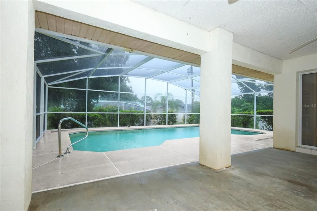 Active With Contract: $299,900 (3 beds, 2 baths, 1540 Square Feet)