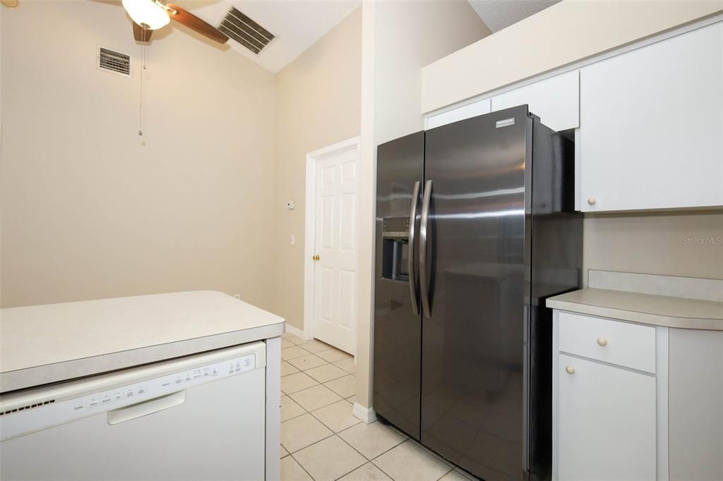 Active With Contract: $299,900 (3 beds, 2 baths, 1540 Square Feet)