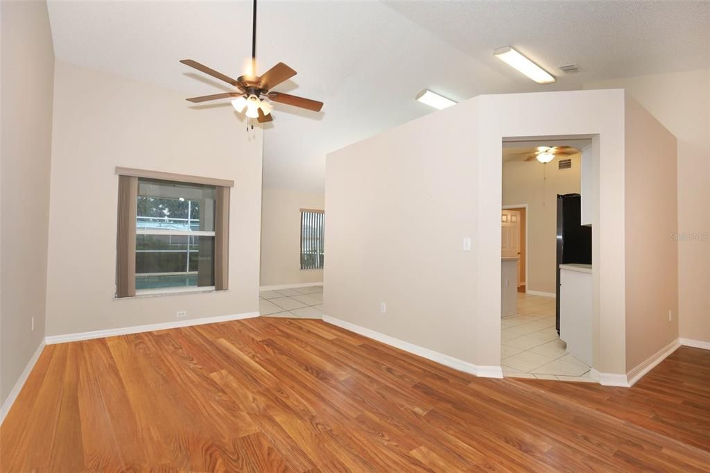 Active With Contract: $299,900 (3 beds, 2 baths, 1540 Square Feet)