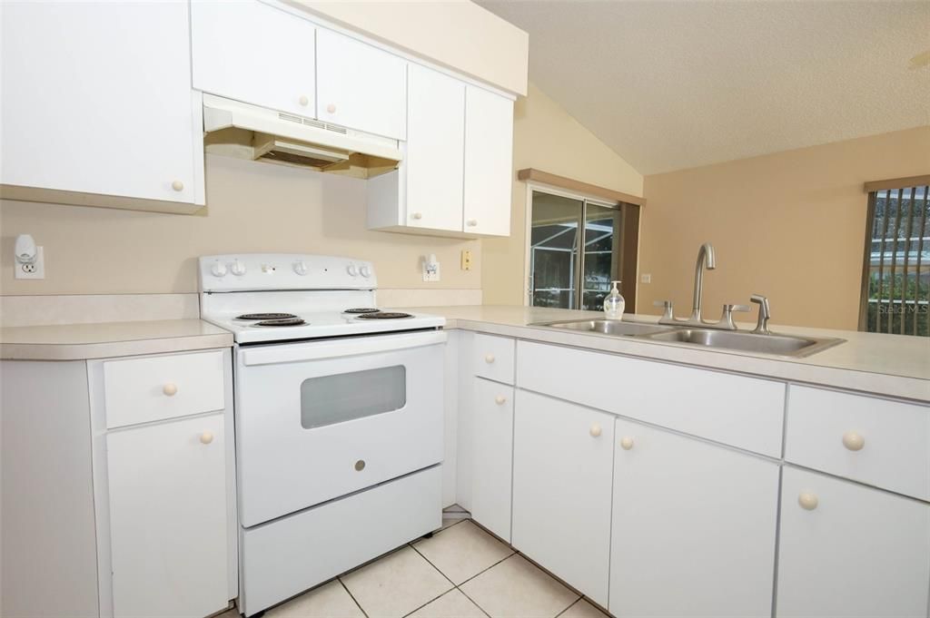 Active With Contract: $299,900 (3 beds, 2 baths, 1540 Square Feet)