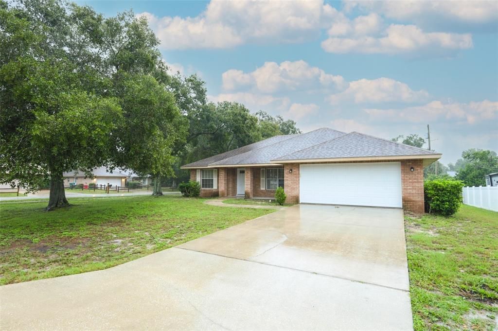 Active With Contract: $299,900 (3 beds, 2 baths, 1540 Square Feet)