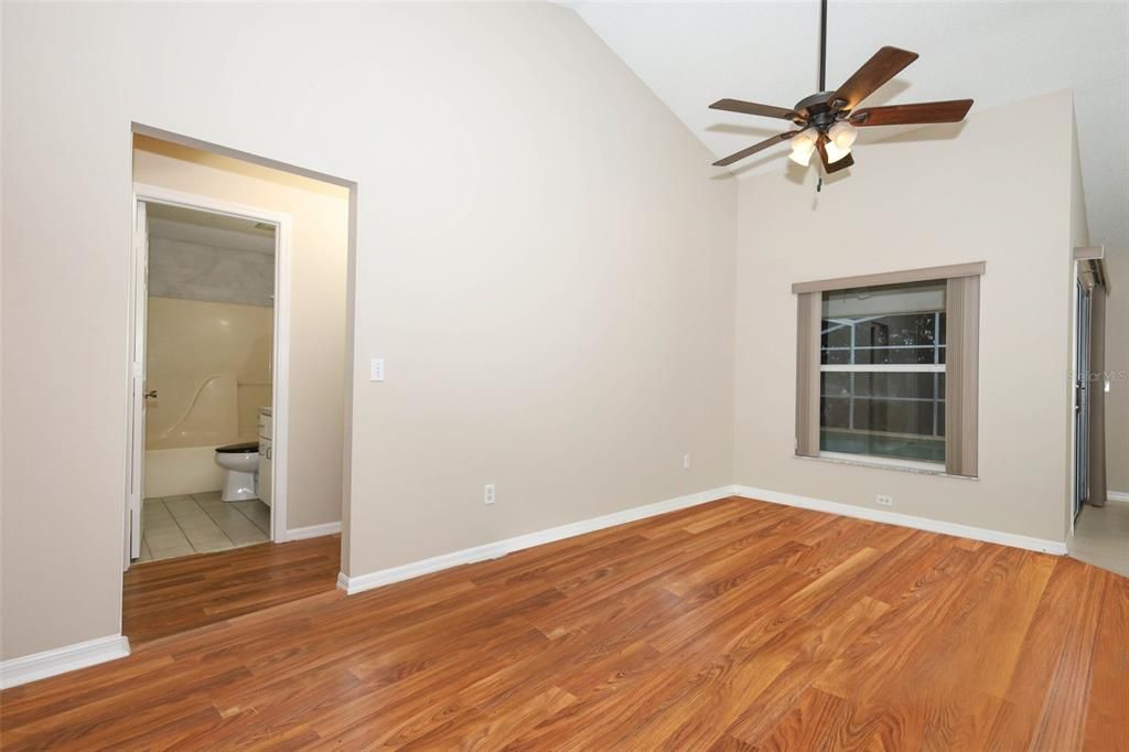 Active With Contract: $299,900 (3 beds, 2 baths, 1540 Square Feet)