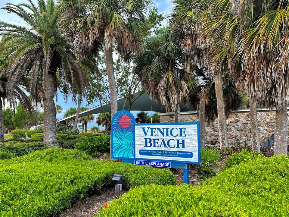 合同活跃: $175,000 (2 贝兹, 2 浴室, 1062 平方英尺)