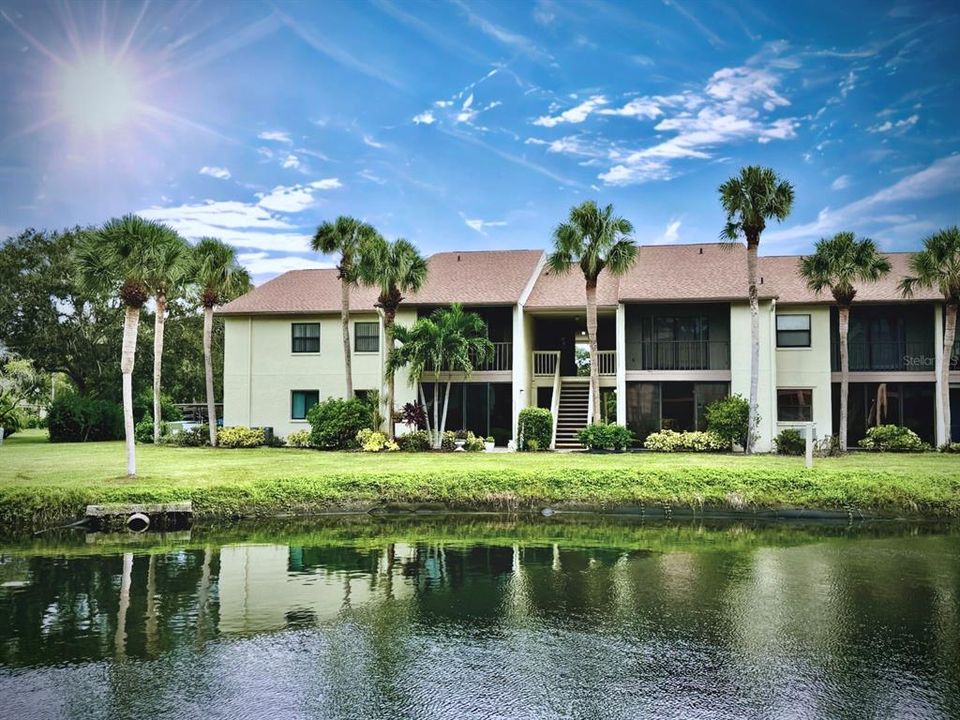 合同活跃: $175,000 (2 贝兹, 2 浴室, 1062 平方英尺)