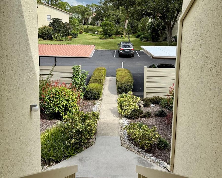 合同活跃: $175,000 (2 贝兹, 2 浴室, 1062 平方英尺)