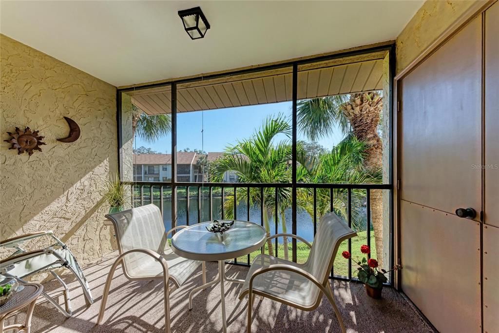 合同活跃: $175,000 (2 贝兹, 2 浴室, 1062 平方英尺)