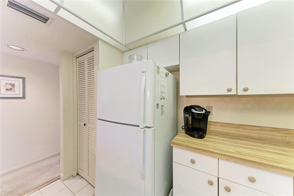 合同活跃: $175,000 (2 贝兹, 2 浴室, 1062 平方英尺)