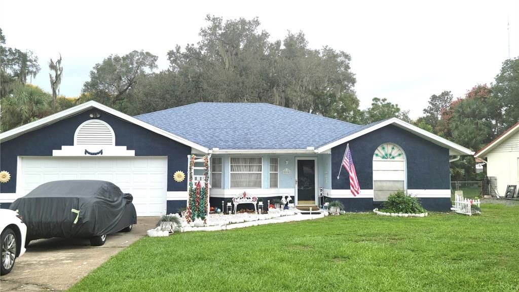 合同活跃: $299,900 (3 贝兹, 2 浴室, 1633 平方英尺)