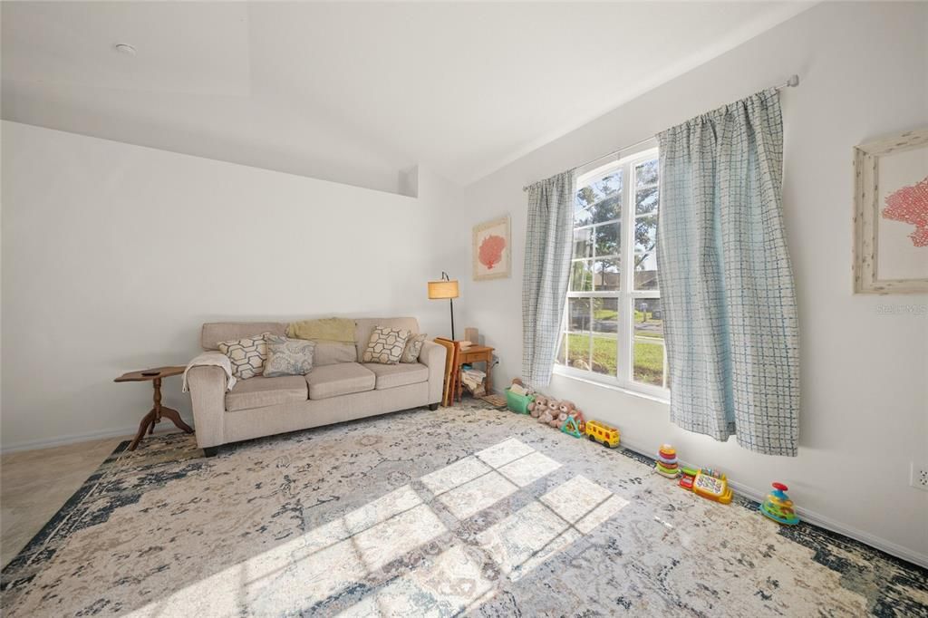 For Sale: $489,000 (4 beds, 2 baths, 1964 Square Feet)