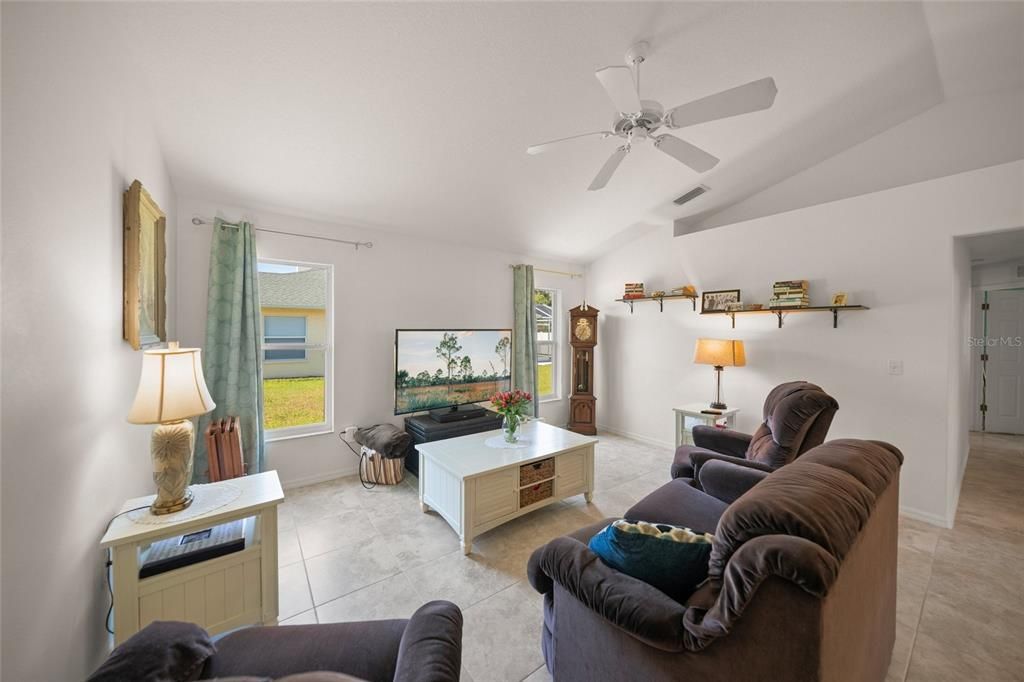 For Sale: $489,000 (4 beds, 2 baths, 1964 Square Feet)