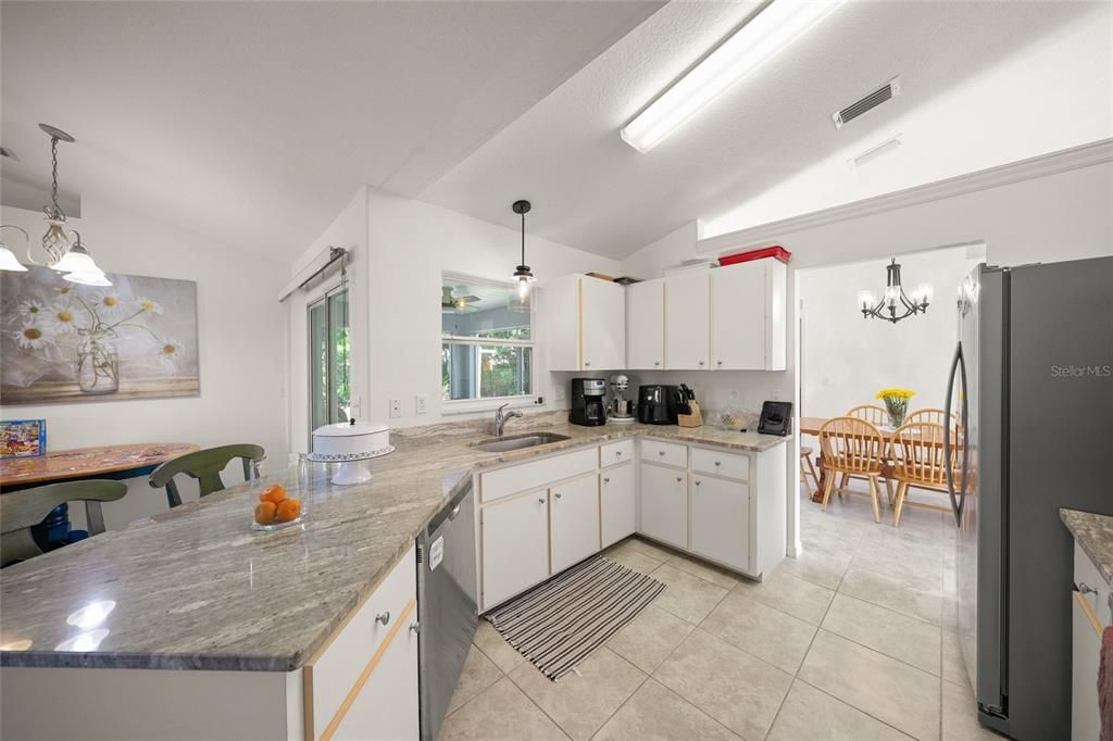 For Sale: $489,000 (4 beds, 2 baths, 1964 Square Feet)