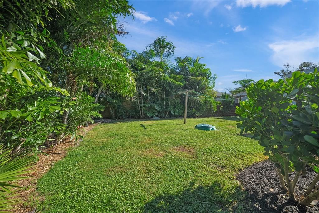 For Sale: $489,000 (4 beds, 2 baths, 1964 Square Feet)