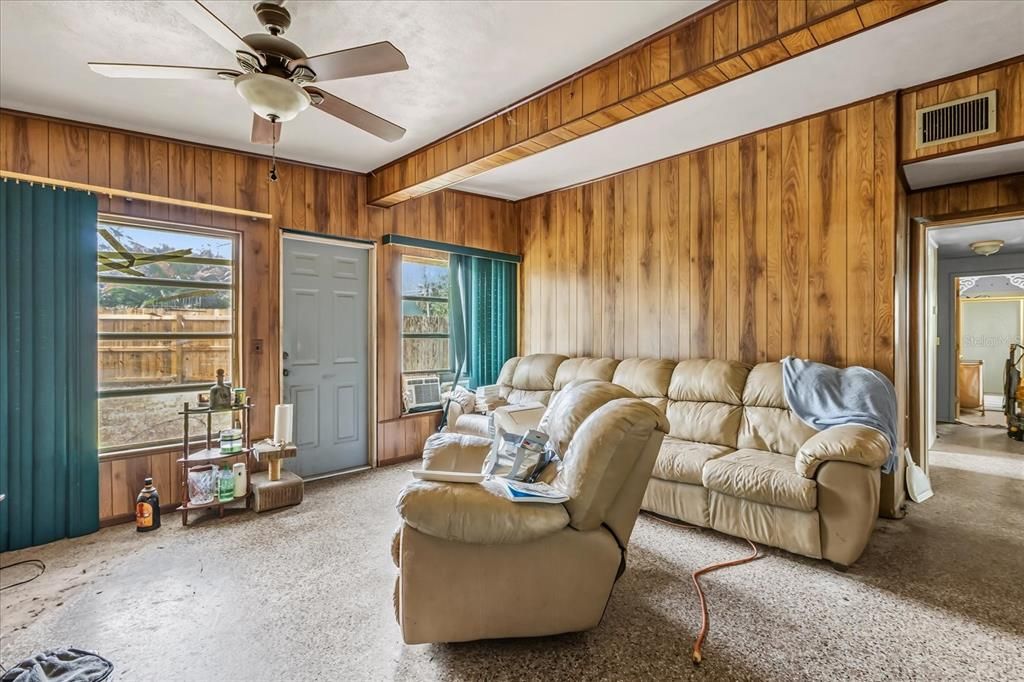 Active With Contract: $240,000 (2 beds, 2 baths, 1056 Square Feet)