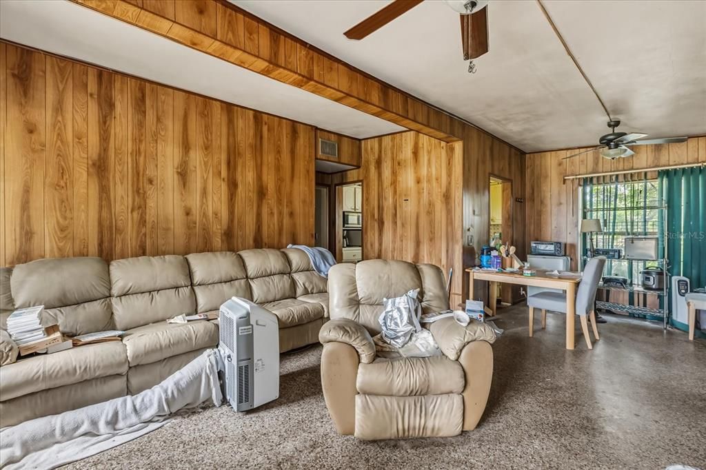 Active With Contract: $240,000 (2 beds, 2 baths, 1056 Square Feet)