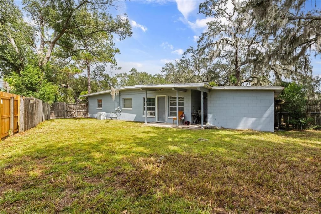 Active With Contract: $240,000 (2 beds, 2 baths, 1056 Square Feet)