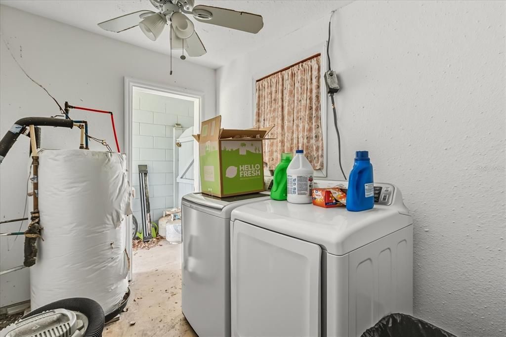 Active With Contract: $240,000 (2 beds, 2 baths, 1056 Square Feet)