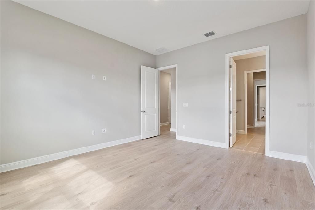 For Sale: $469,990 (3 beds, 2 baths, 2038 Square Feet)