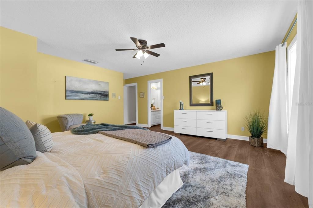 待售: $739,900 (3 贝兹, 3 浴室, 3102 平方英尺)