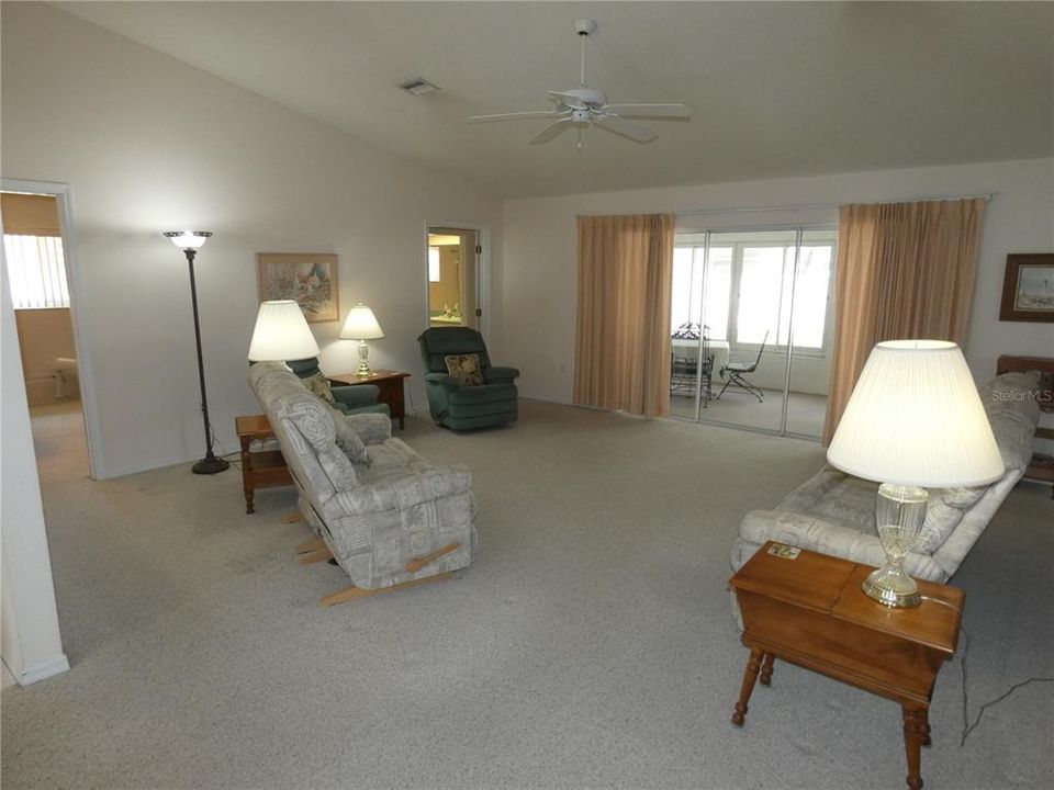 For Sale: $278,000 (3 beds, 2 baths, 2036 Square Feet)