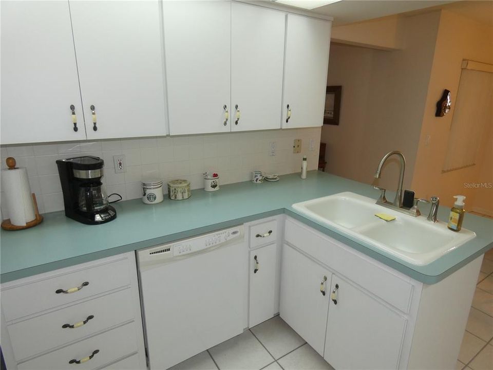 For Sale: $278,000 (3 beds, 2 baths, 2036 Square Feet)