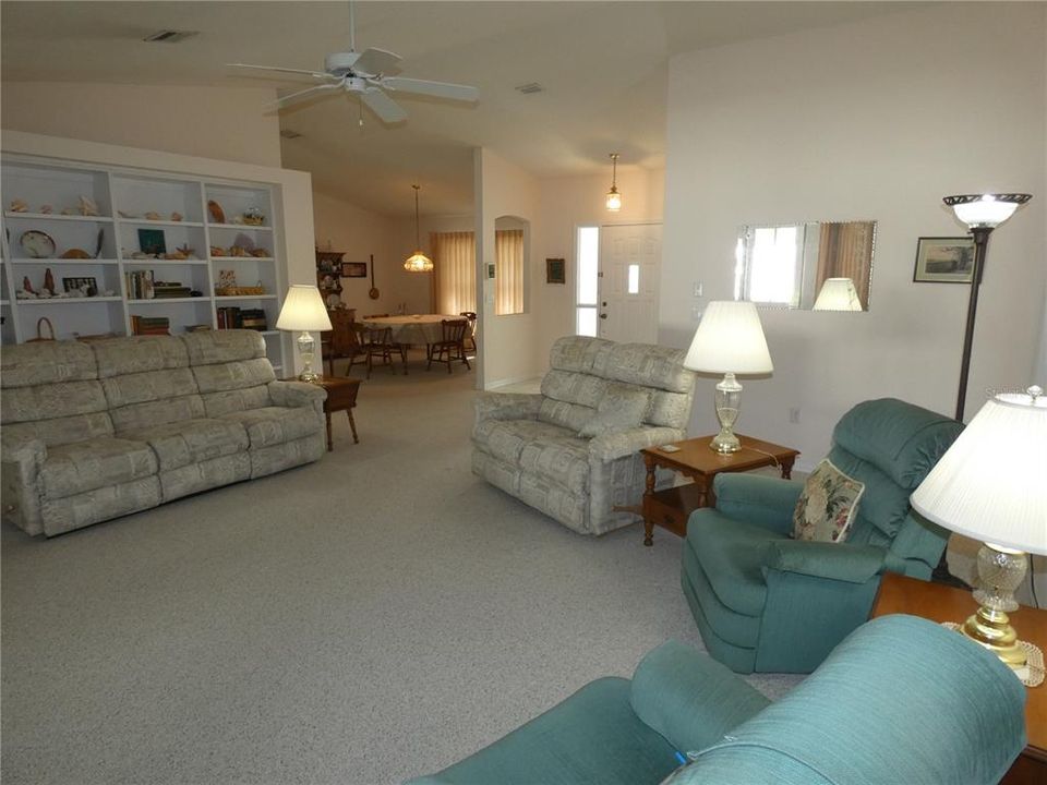 For Sale: $278,000 (3 beds, 2 baths, 2036 Square Feet)