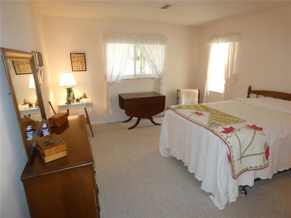 For Sale: $278,000 (3 beds, 2 baths, 2036 Square Feet)