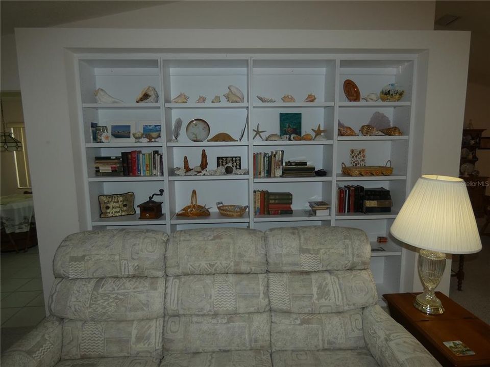 For Sale: $278,000 (3 beds, 2 baths, 2036 Square Feet)