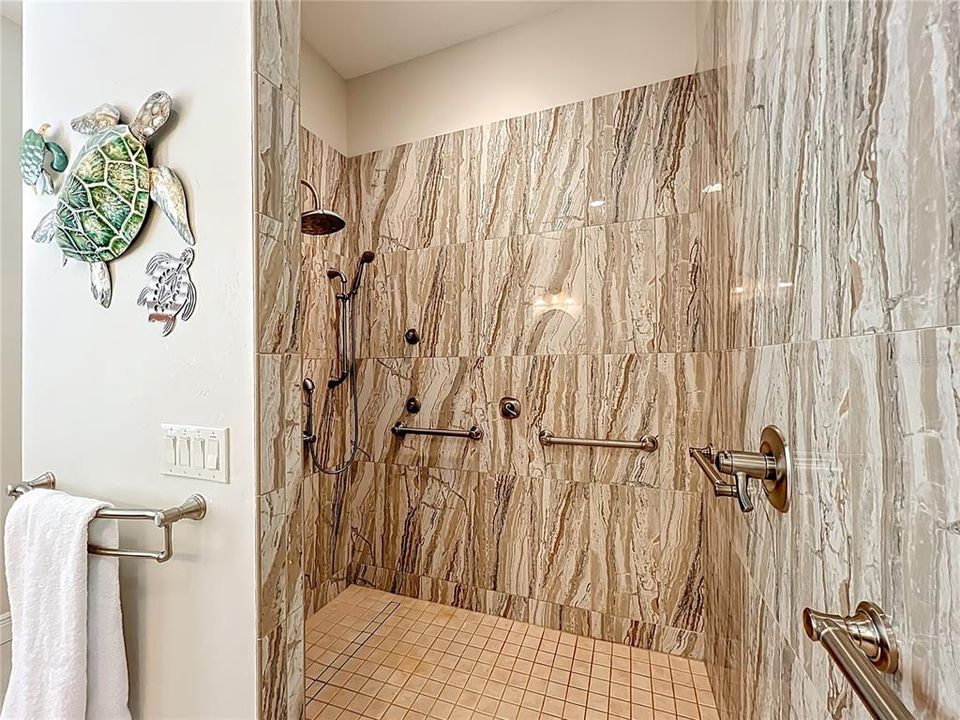 En Venta: $1,849,000 (3 camas, 3 baños, 2712 Pies cuadrados)