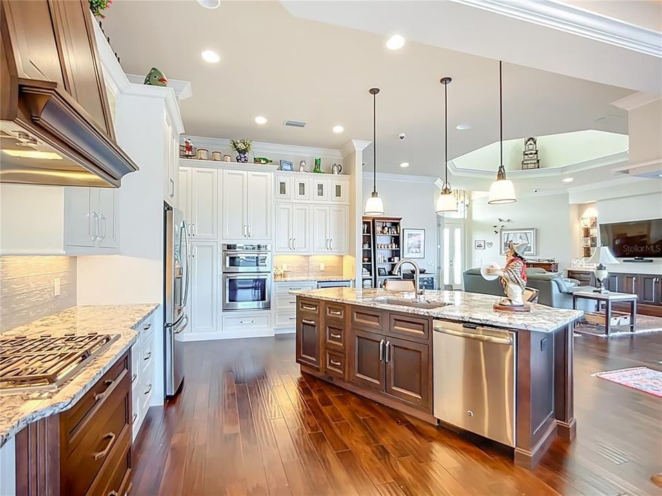 En Venta: $1,849,000 (3 camas, 3 baños, 2712 Pies cuadrados)