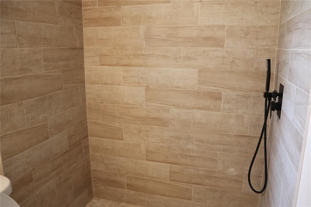 For Sale: $329,000 (3 beds, 2 baths, 1341 Square Feet)