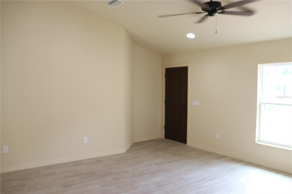 For Sale: $329,000 (3 beds, 2 baths, 1341 Square Feet)