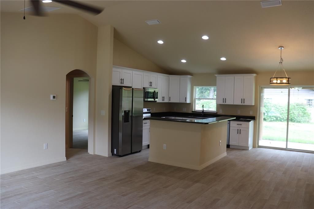 For Sale: $329,000 (3 beds, 2 baths, 1341 Square Feet)