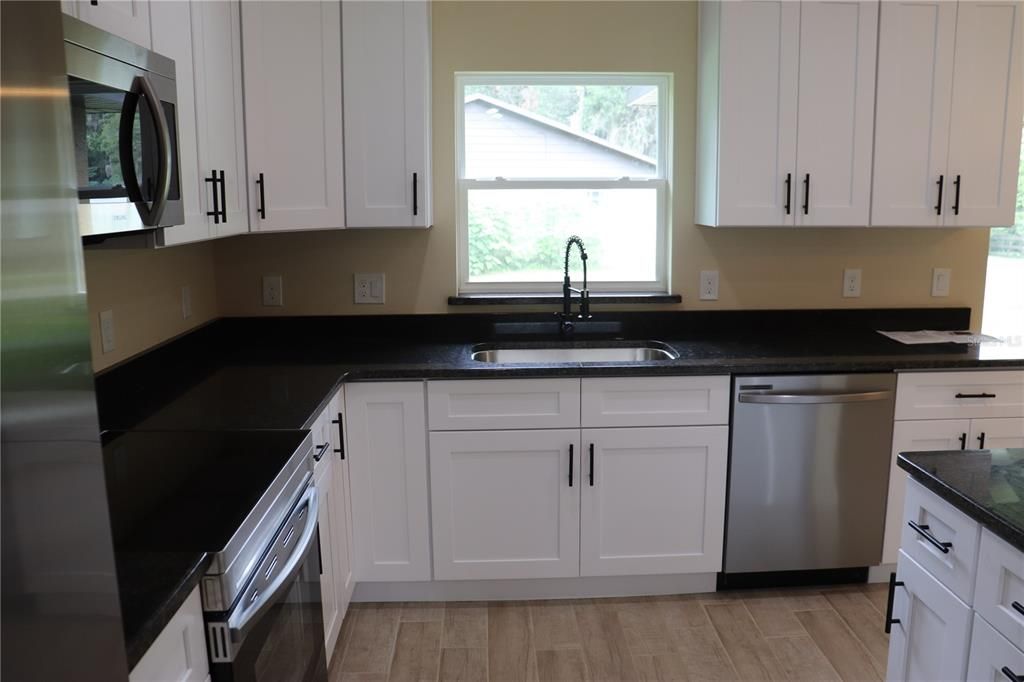 For Sale: $329,000 (3 beds, 2 baths, 1341 Square Feet)