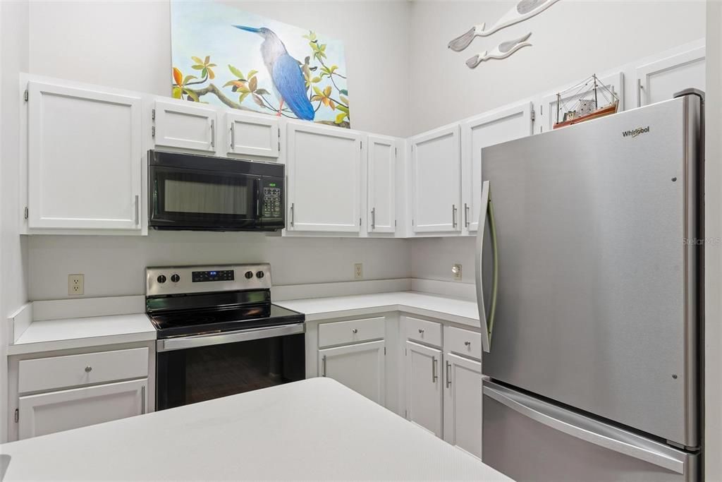 For Sale: $240,000 (2 beds, 2 baths, 902 Square Feet)