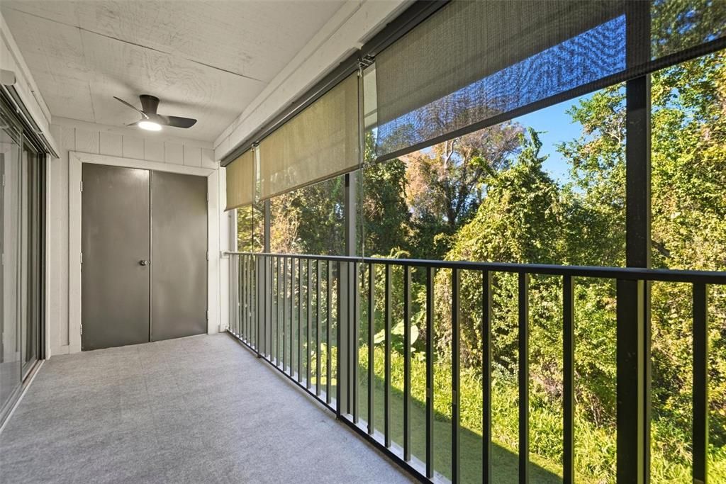 For Sale: $240,000 (2 beds, 2 baths, 902 Square Feet)