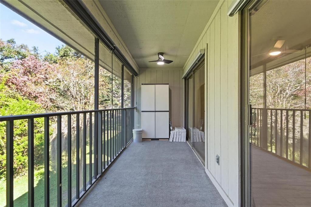 For Sale: $240,000 (2 beds, 2 baths, 902 Square Feet)