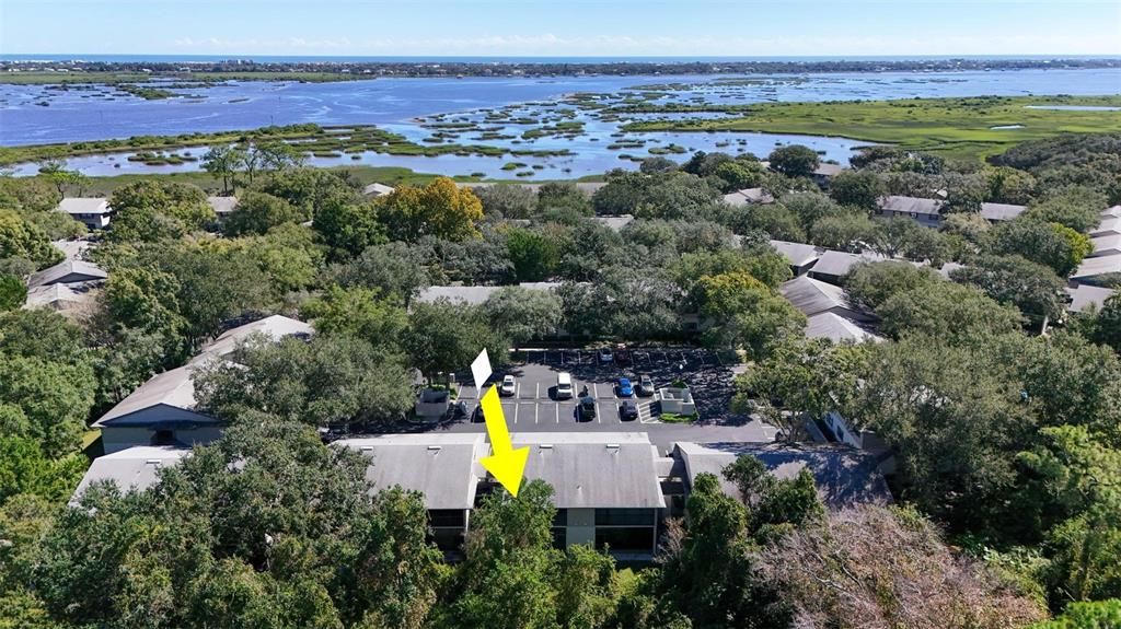 For Sale: $240,000 (2 beds, 2 baths, 902 Square Feet)