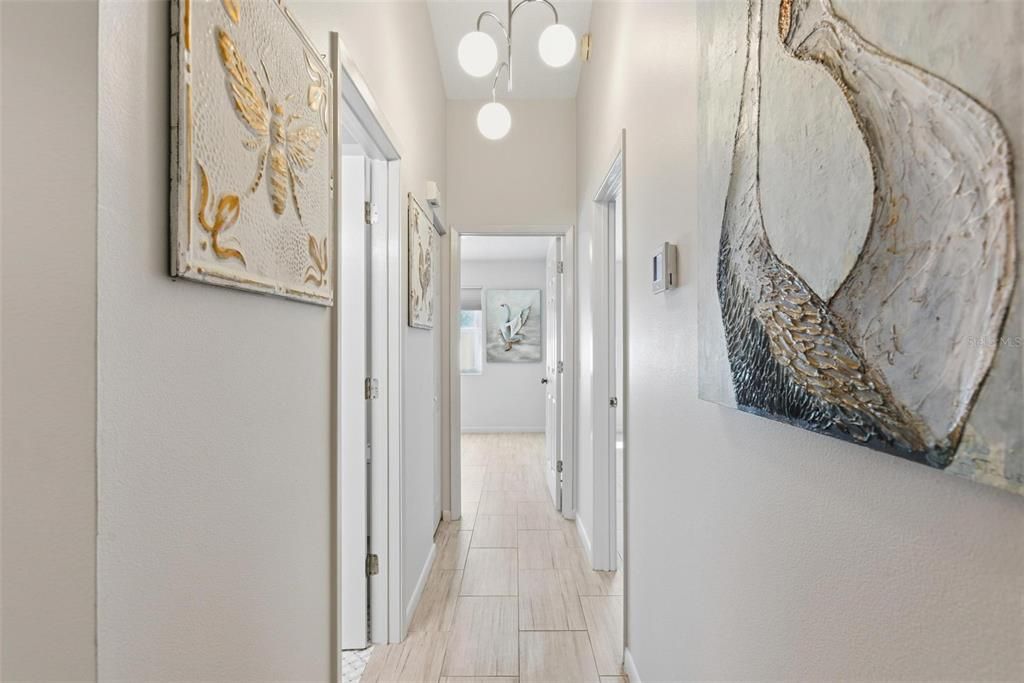 For Sale: $240,000 (2 beds, 2 baths, 902 Square Feet)