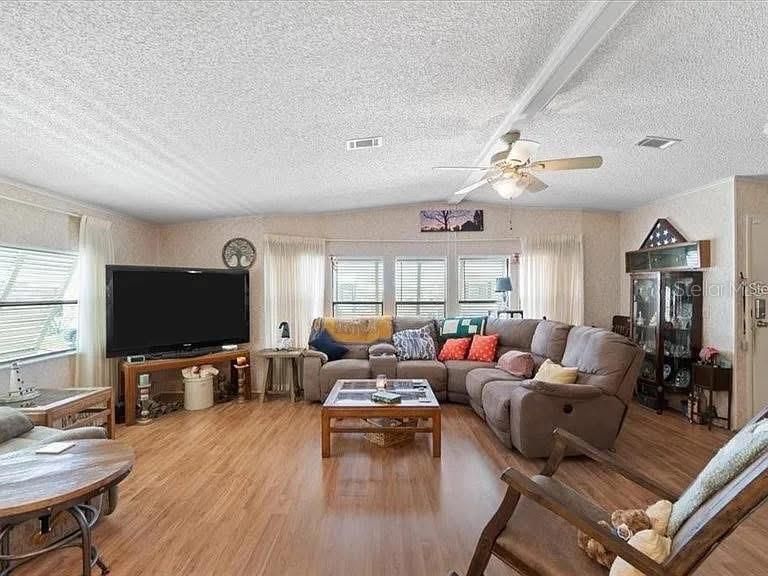 En Venta: $134,500 (2 camas, 2 baños, 1332 Pies cuadrados)