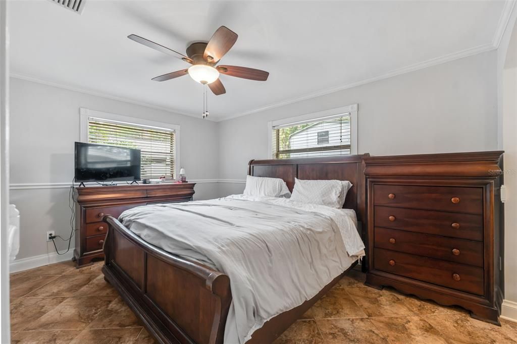 На продажу: $455,000 (4 спален, 2 ванн, 1873 Квадратных фут)