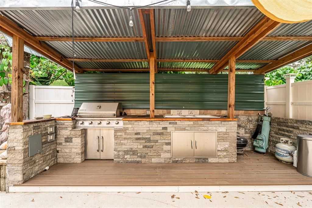 На продажу: $455,000 (4 спален, 2 ванн, 1873 Квадратных фут)