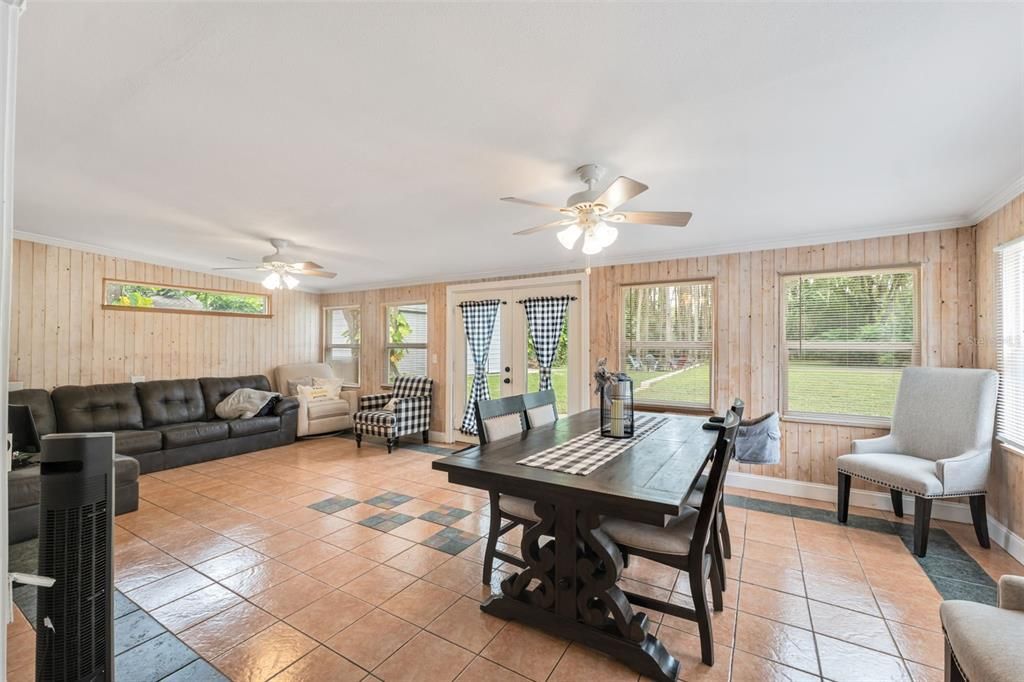 На продажу: $455,000 (4 спален, 2 ванн, 1873 Квадратных фут)