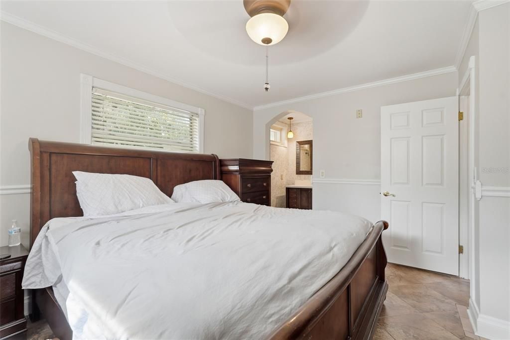 На продажу: $455,000 (4 спален, 2 ванн, 1873 Квадратных фут)